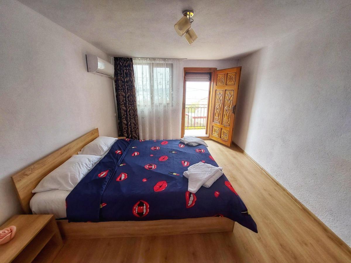 Casa De Vacanta Danube Moldova Noua Экстерьер фото